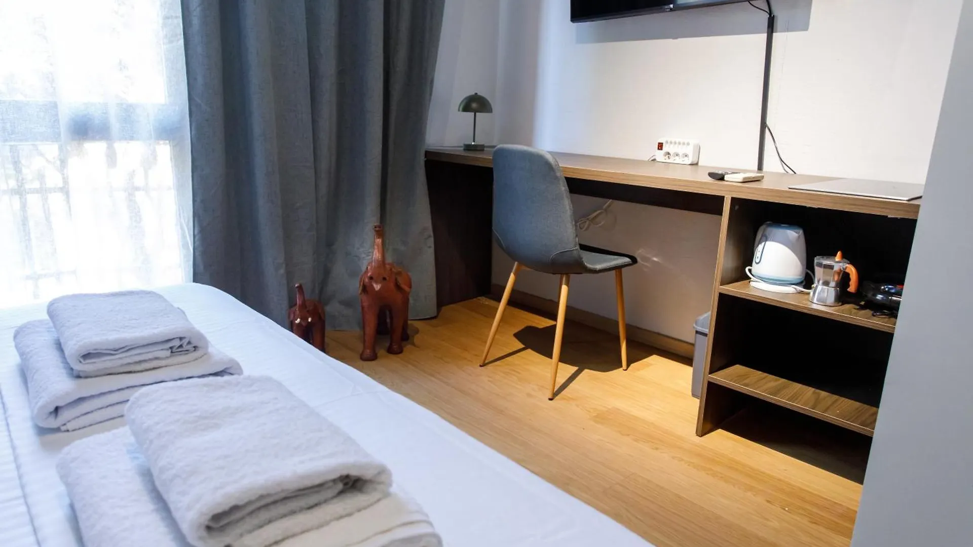 アパート Studio31Apartments Tirana City Center アルバニア